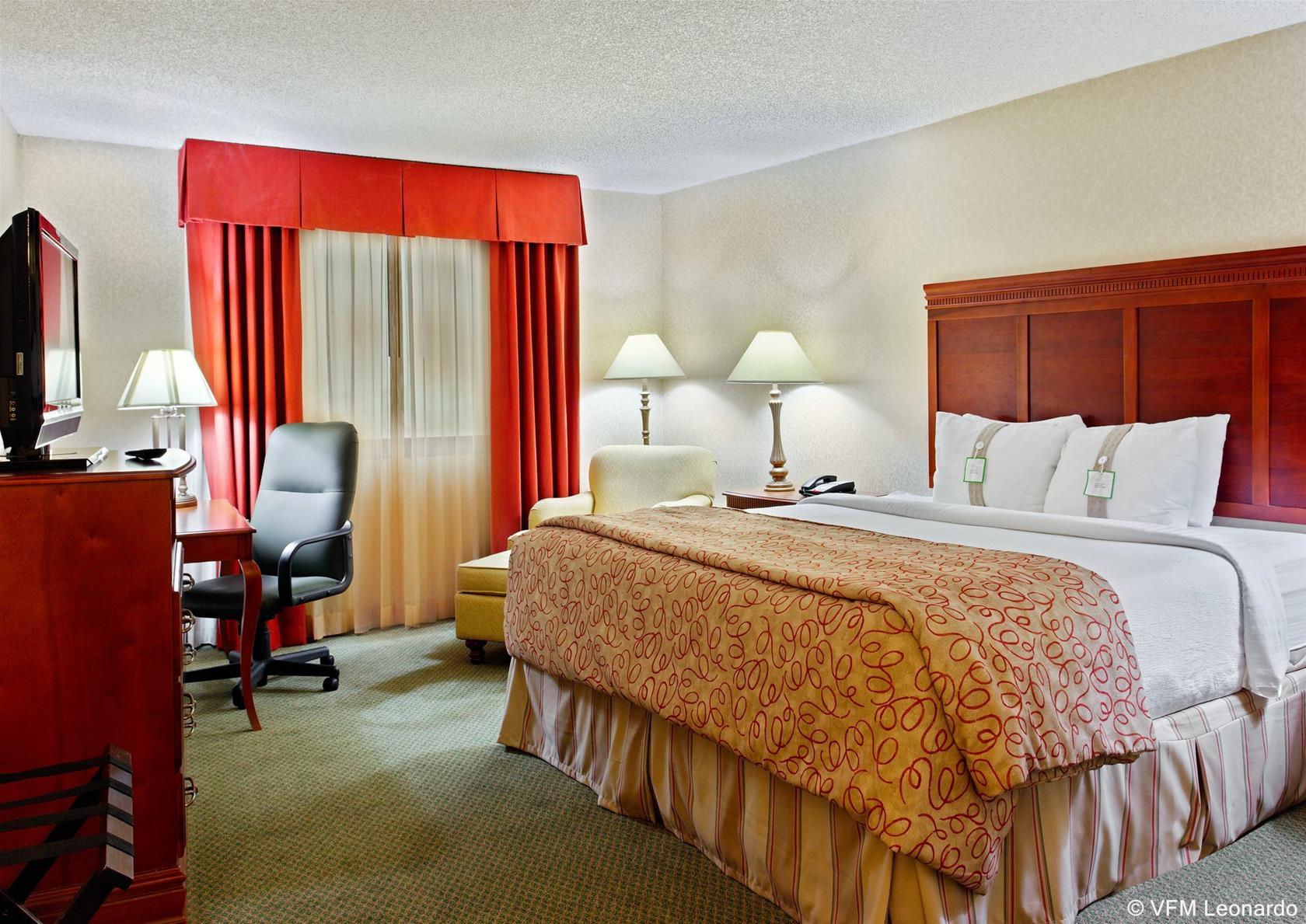 Holiday Inn Express Dallas Market Center By Ihg Exterior foto