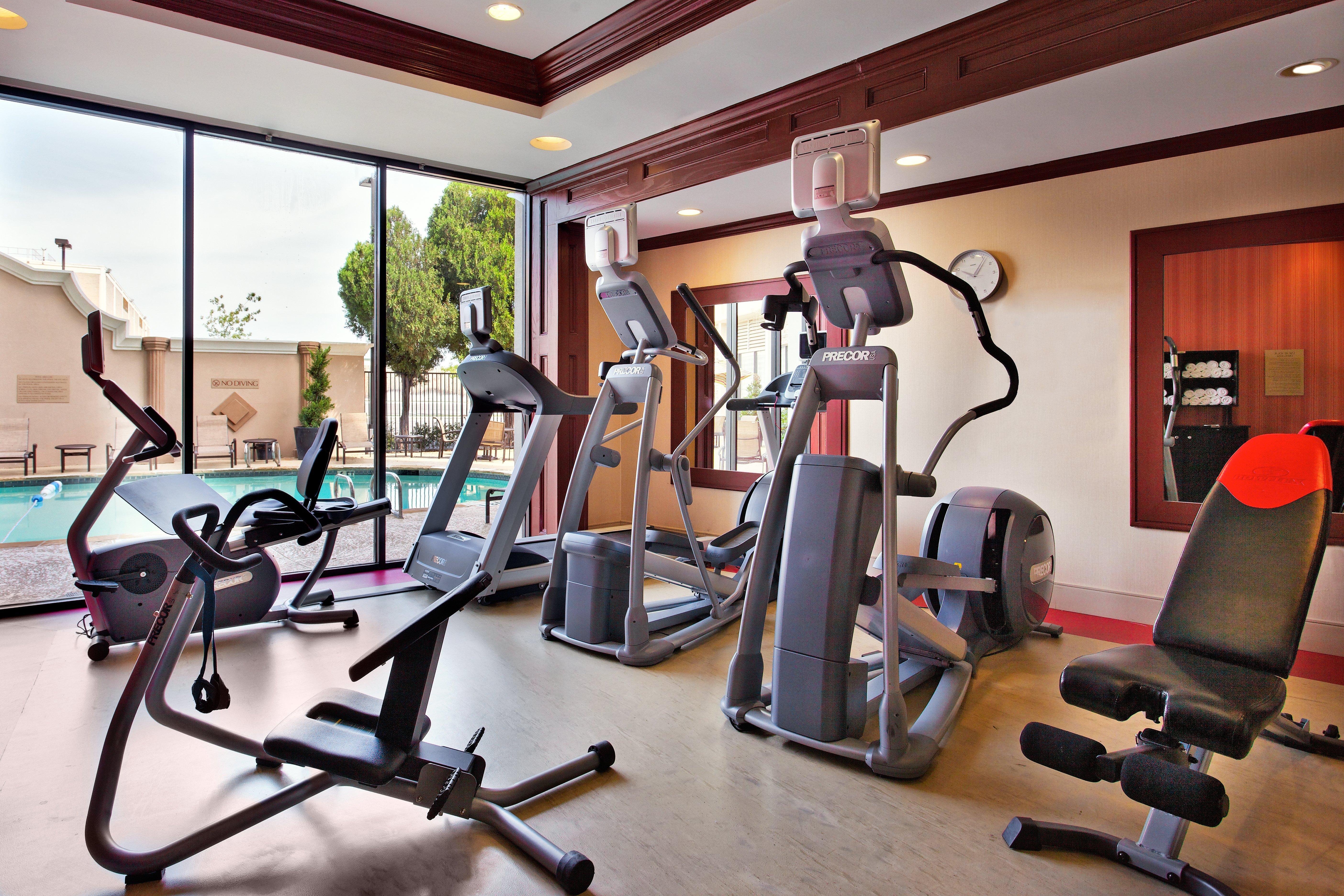 Holiday Inn Express Dallas Market Center By Ihg Exterior foto