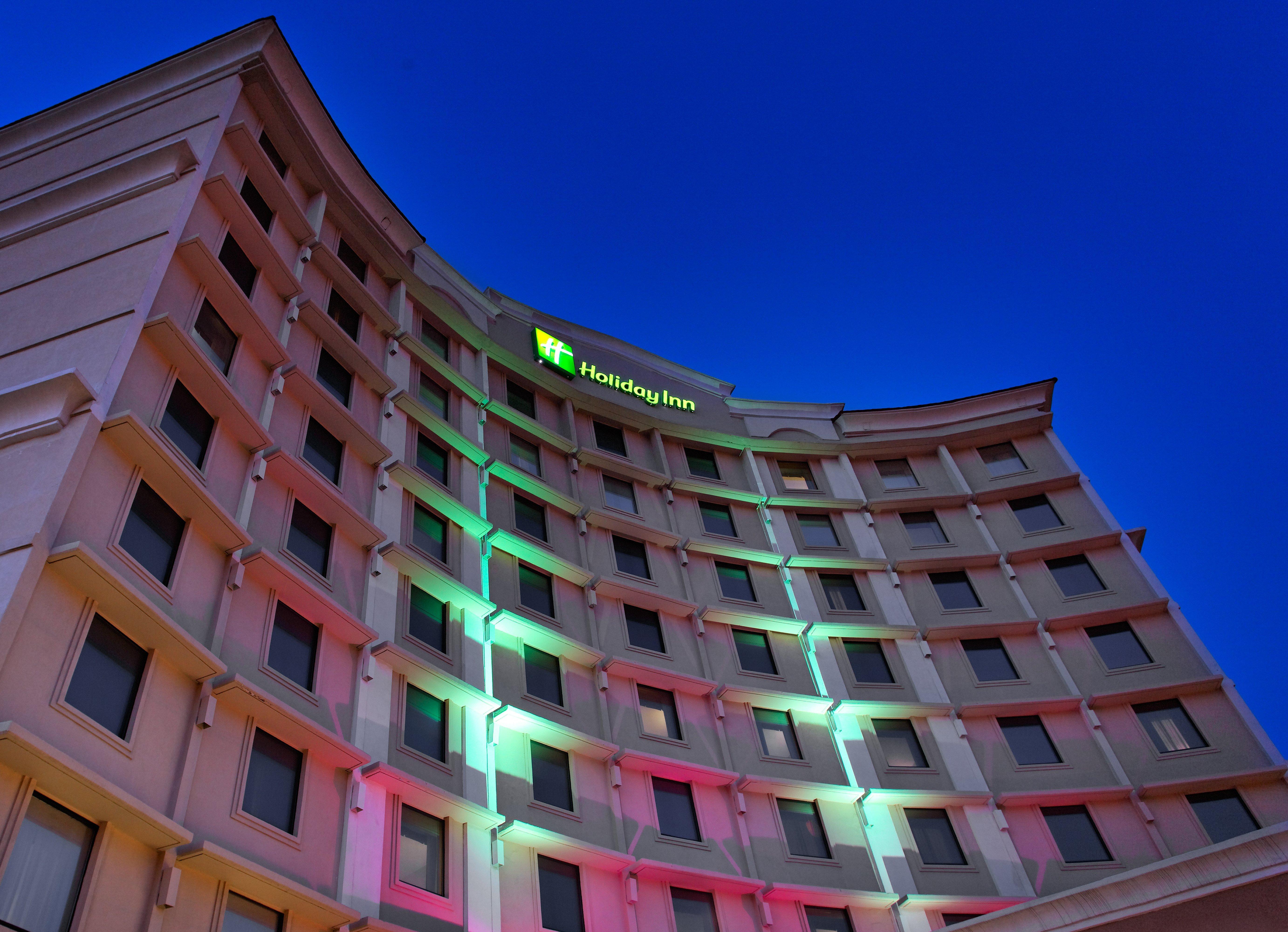 Holiday Inn Express Dallas Market Center By Ihg Exterior foto