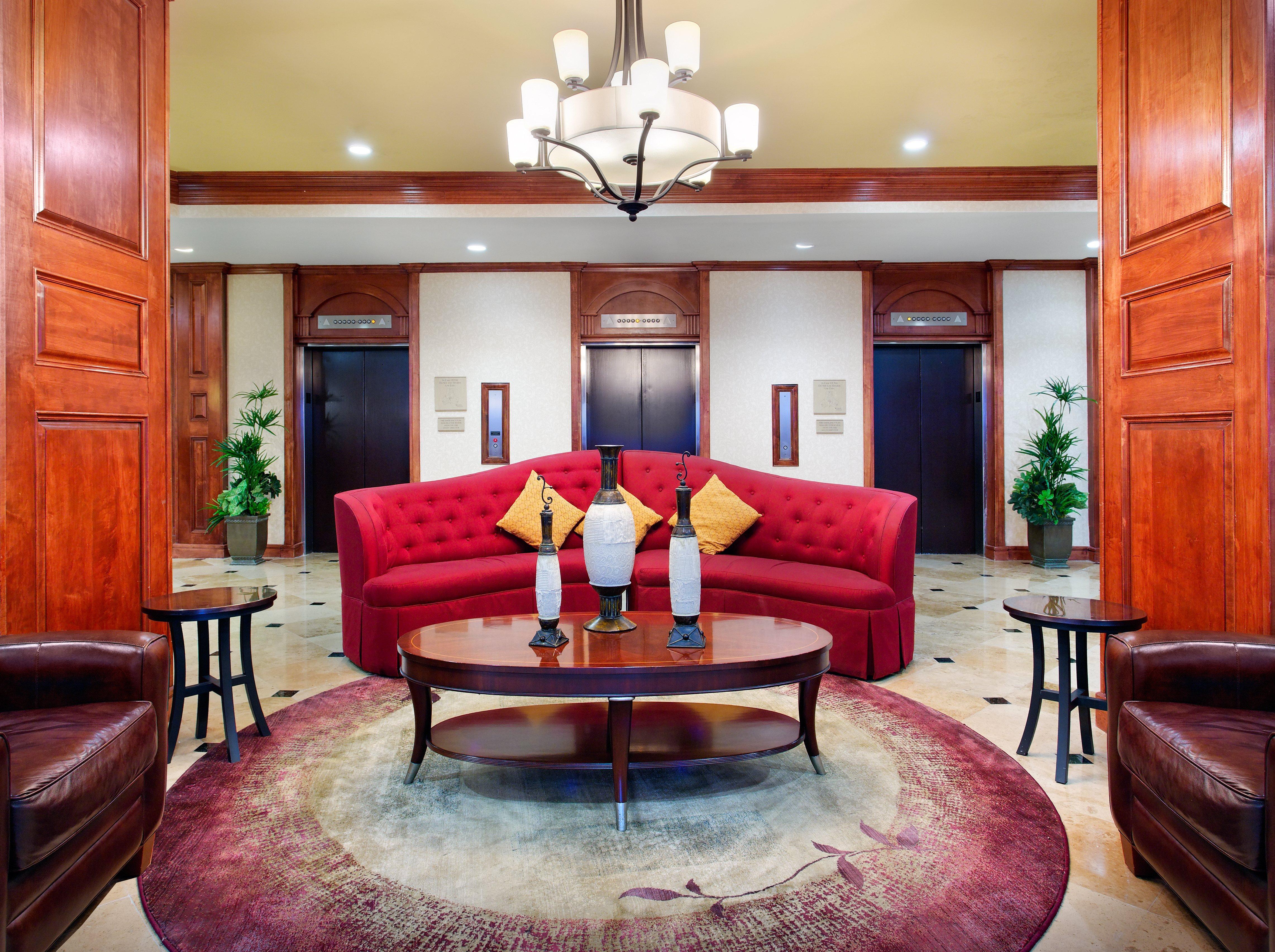 Holiday Inn Express Dallas Market Center By Ihg Exterior foto