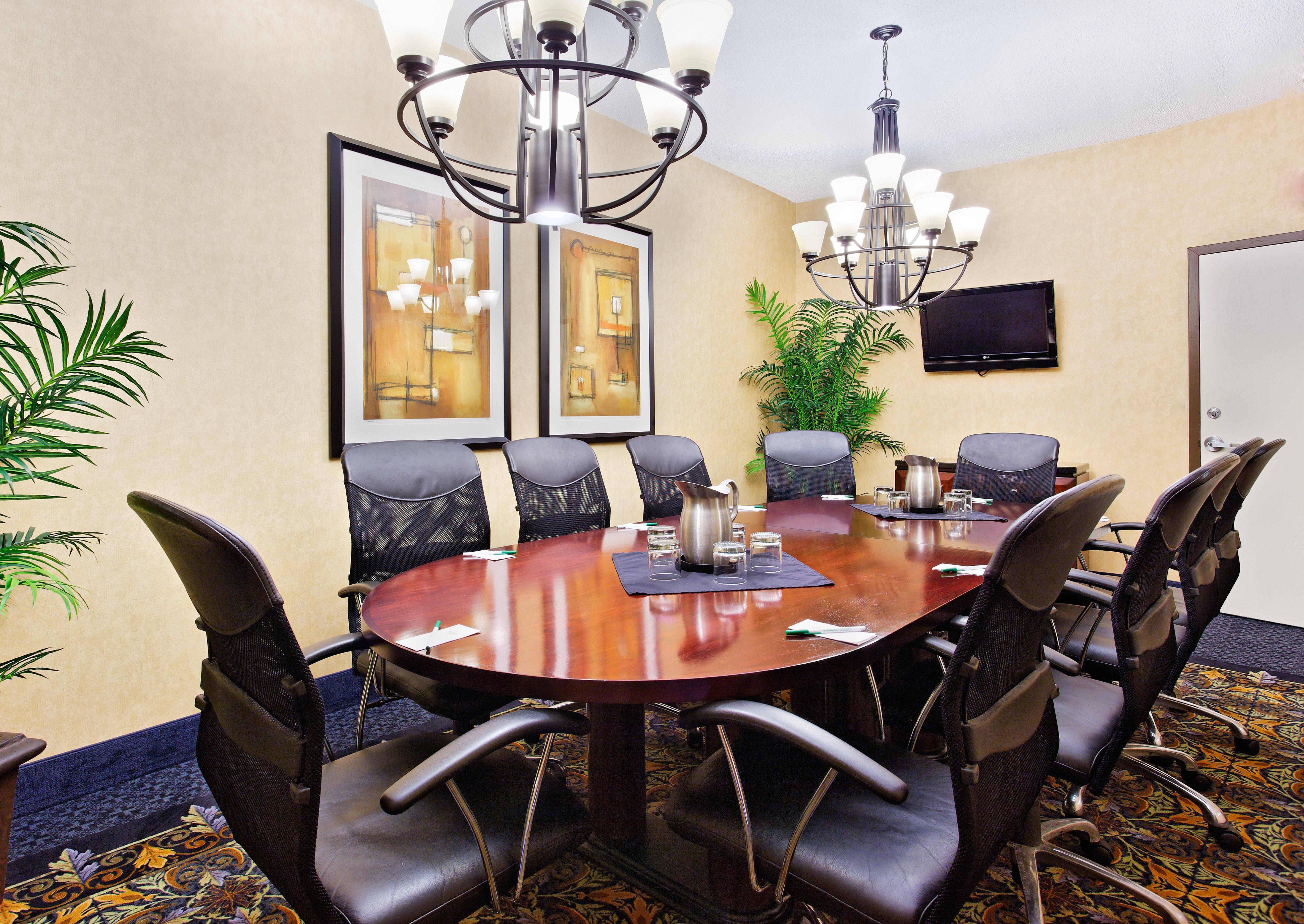 Holiday Inn Express Dallas Market Center By Ihg Exterior foto