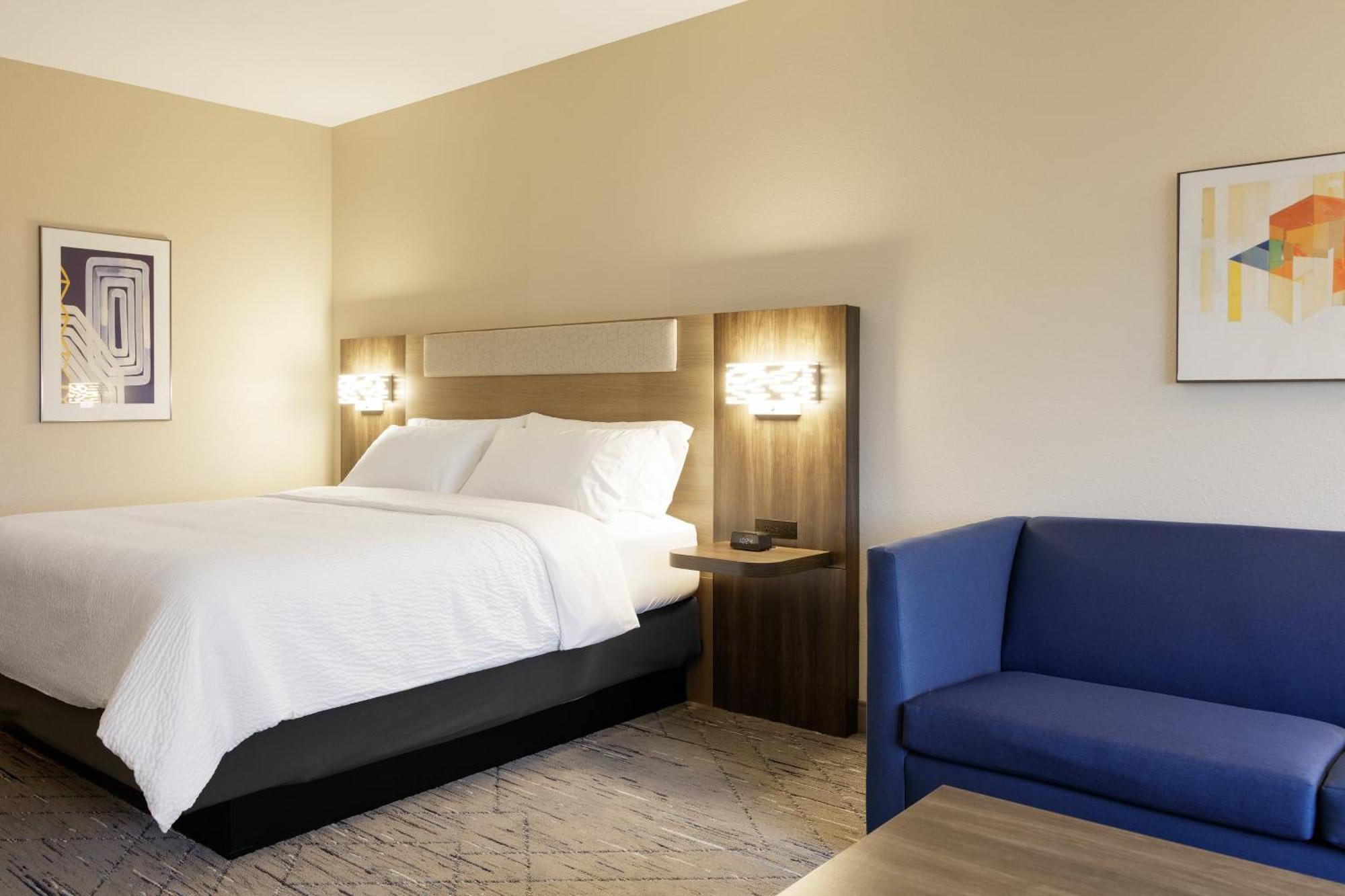 Holiday Inn Express Dallas Market Center By Ihg Exterior foto